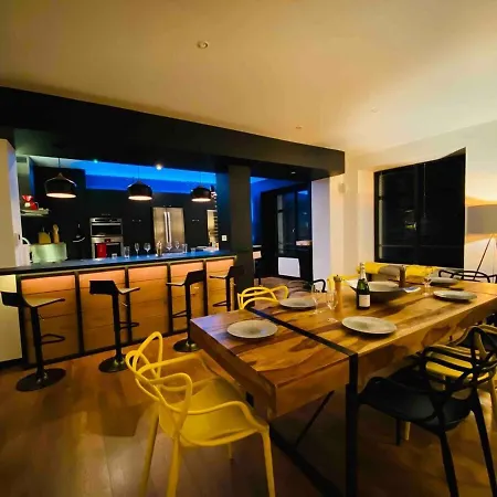 Le Palais Episcopal ~ Loft Hyper Centre ~ Parking Appartement Angers